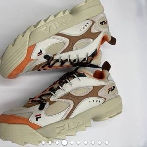 🔥 FILA exclusive urban outfitters sneakers